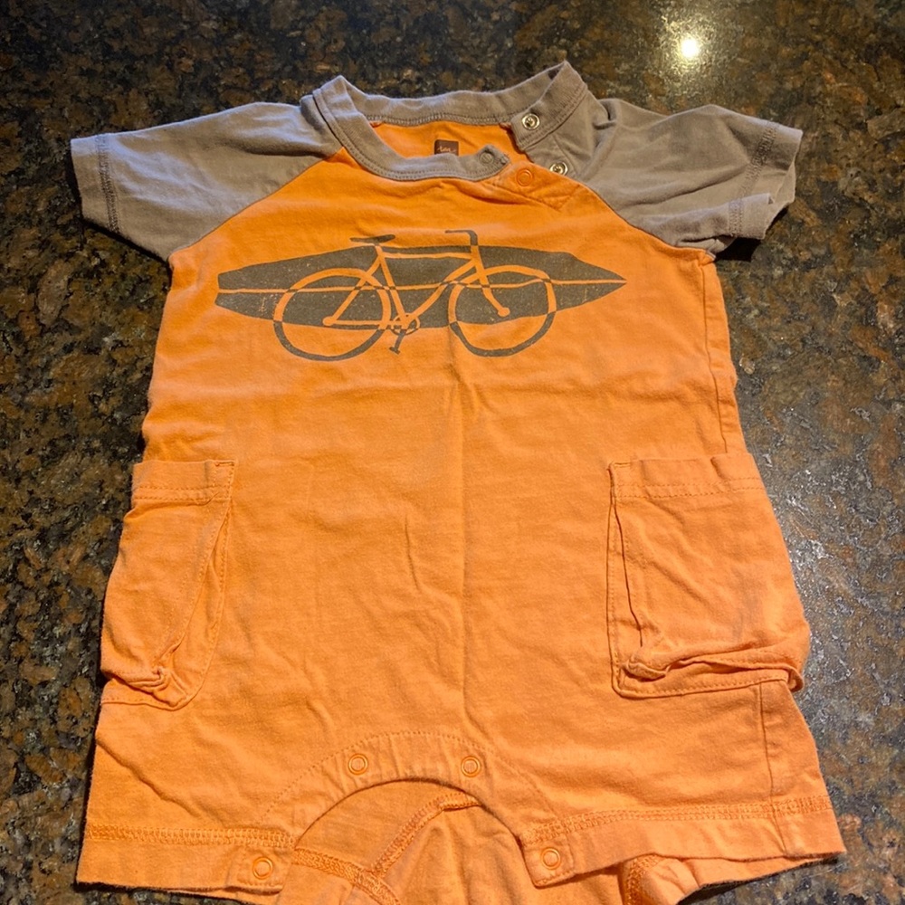 Tea Collection shorty romper - 9-12M
